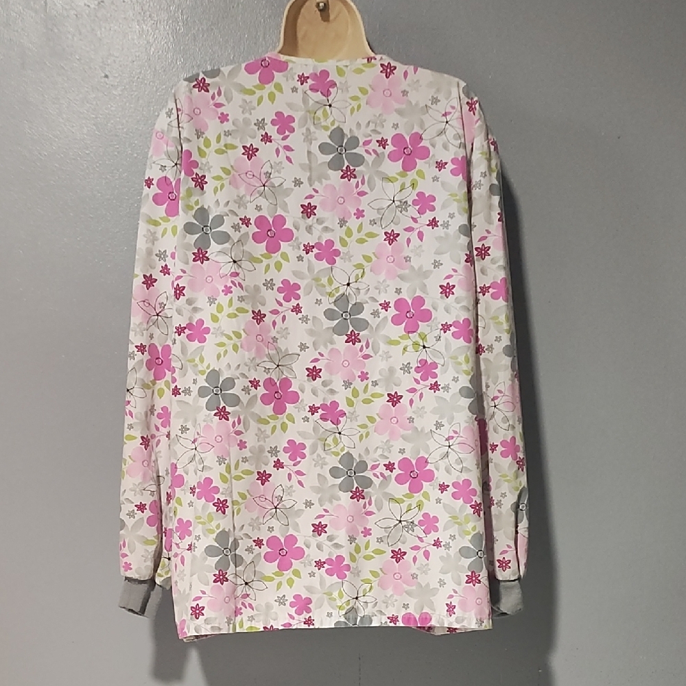 Floral Women's Nurses Scrub Jacket - Pink and Gray - Picture 12 of 17